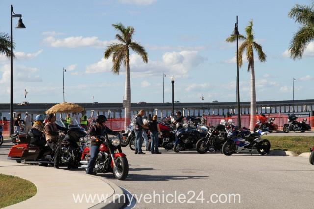 Pic 60 - 2012-12-02 Classic Car & Bike Show Punta Gorda - myVEHICLE24 - US-Cars, Muscle Cars, Classic Cars, Motorcycles & Boats 