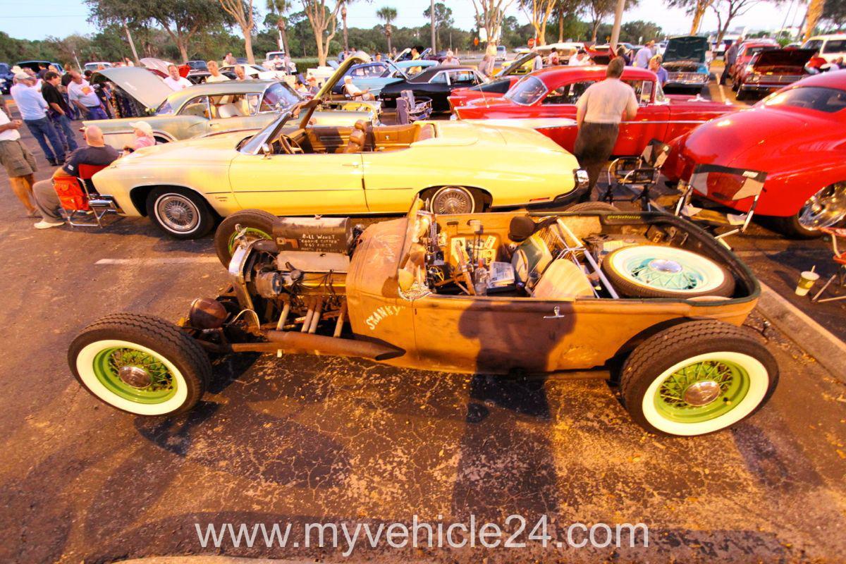 2012-12-03 Classic Car Show in North Fort Myers